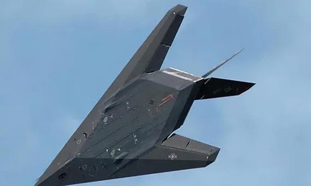 壹号娱乐官网-1999年那笔血债，十年后终于有人去收了？美国特工横死街头，FBI连夜封锁现场