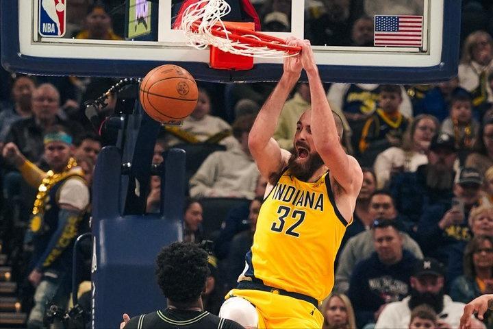 壹号娱乐APP-13连败后5战4胜！落选秀新高29分逆袭 两笔2换1交易提前布局封神