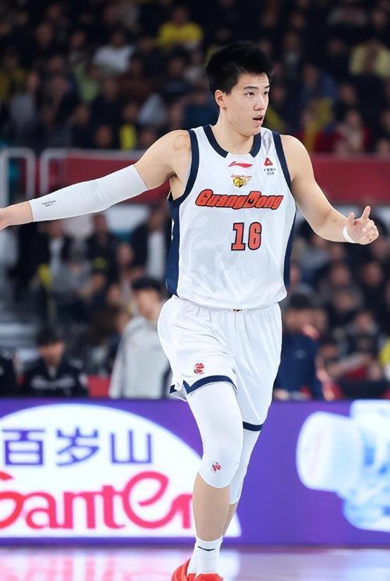 壹号娱乐APP-中国男篮逆转夜最差劲之人：失误被换下 仅出场30秒