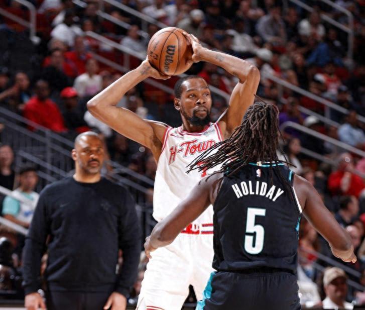 险胜开拓者！阿门轰26+7，谢泼德17+6+3再超神下去，火箭能争冠了