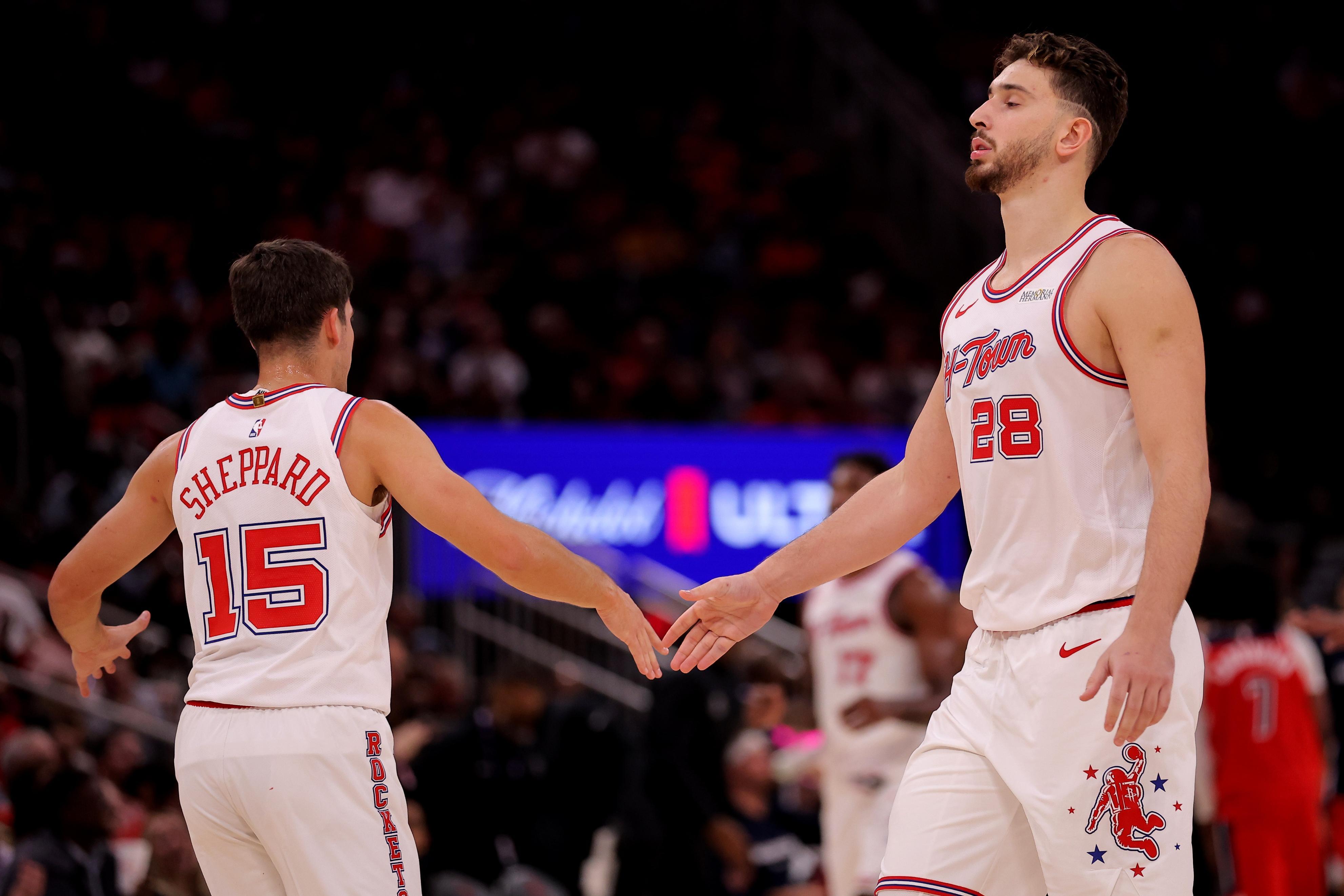 险胜开拓者！阿门轰26+7，谢泼德17+6+3再超神下去，火箭能争冠了