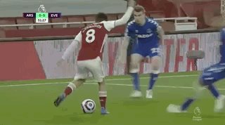 1619221632835021247.gif 壹号娱乐-莱诺恐怖片式下蛋失误 枪手窝囊输球争六都别想了