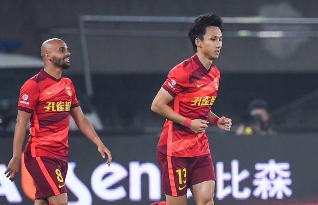 壹号娱乐APP-尹鸿博“给点阳光就灿烂” 左右通吃复制四年前首球