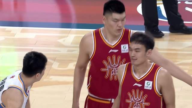 壹号娱乐APP-拒绝逆转,北京男篮1分险胜山西 张才仁制胜补篮 翟晓川9+4+4全能