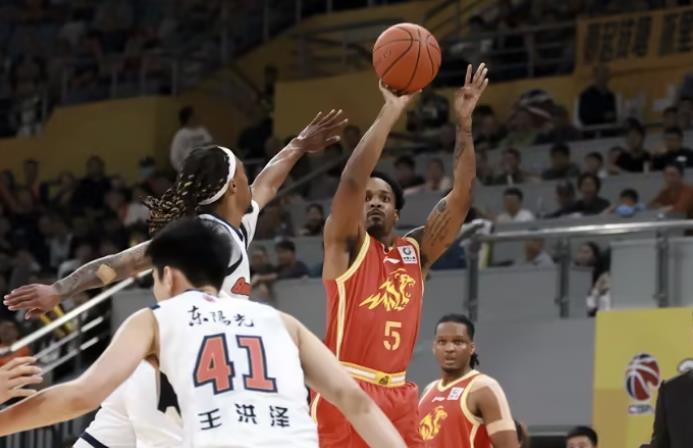 一号娱乐-上海队残阵胜首钢,广东队双杀广厦,CBA常规赛前4基本确定