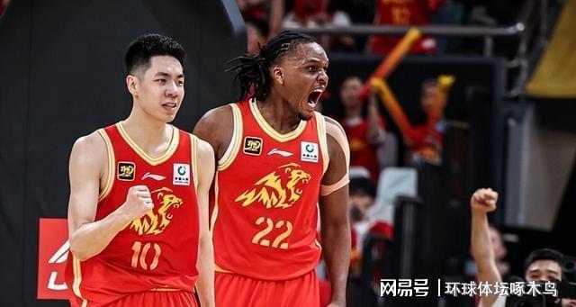 壹号娱乐-古德温28分 上海客场110-77狂胜广厦夺冠军点 布朗29分