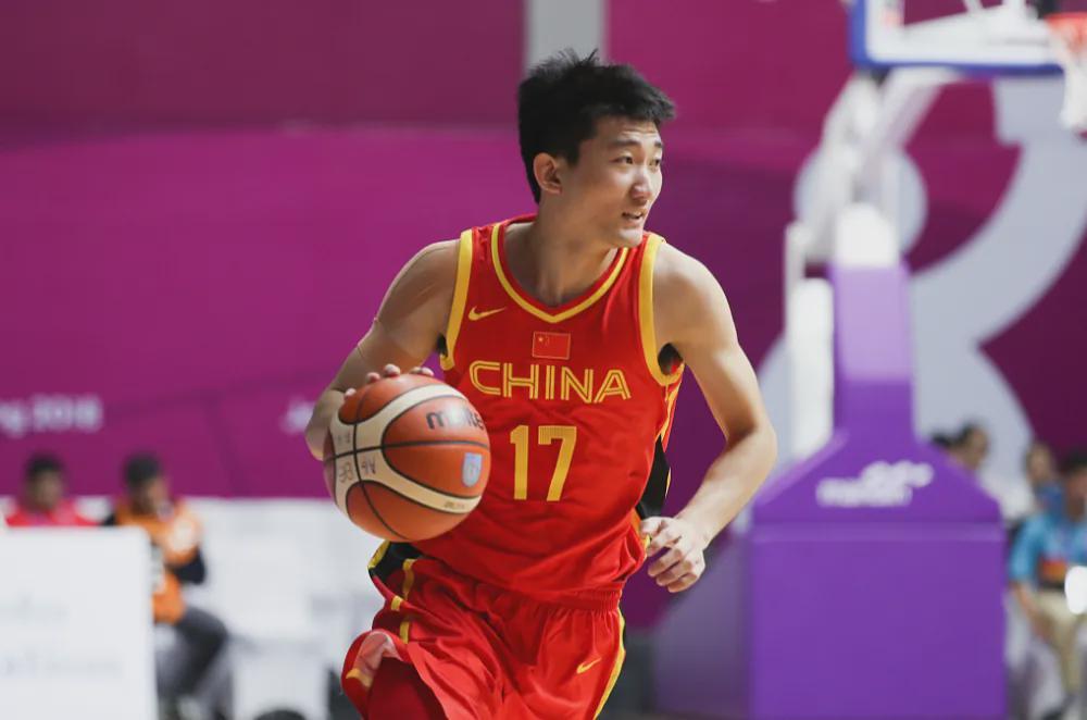 壹号娱乐-时隔118场再首发,上海球迷却连说“谢谢”!抗韩英雄3场数据扎眼